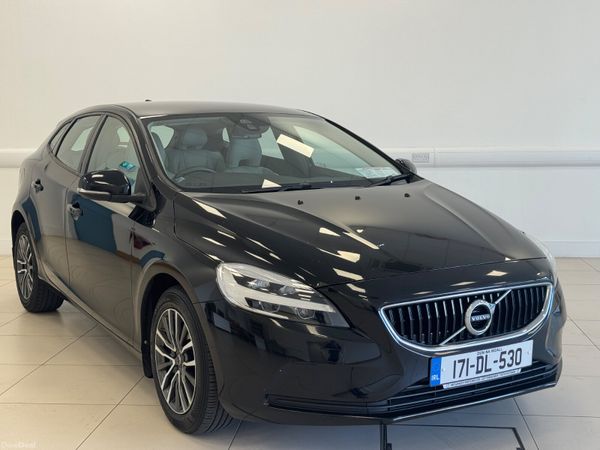 Volvo V40 Hatchback, Diesel, 2017, Black