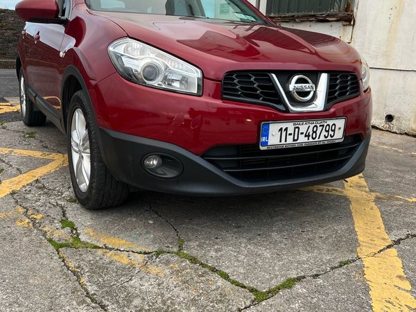 Nissan Qashqai+2 Hatchback, Diesel, 2011, Red