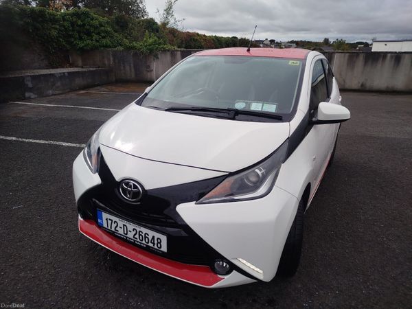 Toyota Aygo Hatchback, Petrol, 2017, White