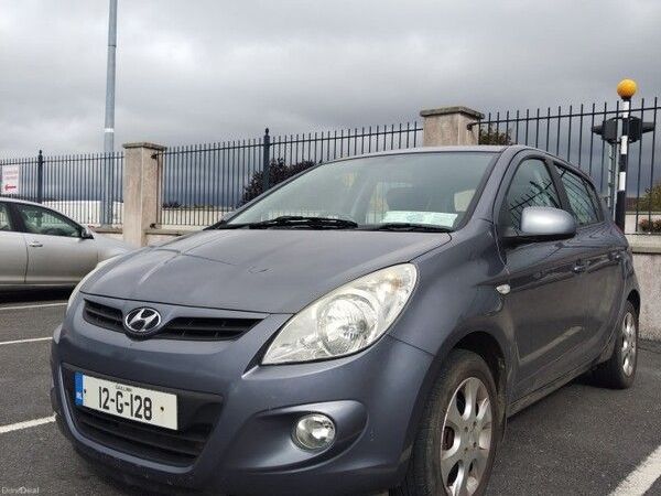 Hyundai i20 Hatchback, Petrol, 2012, Grey