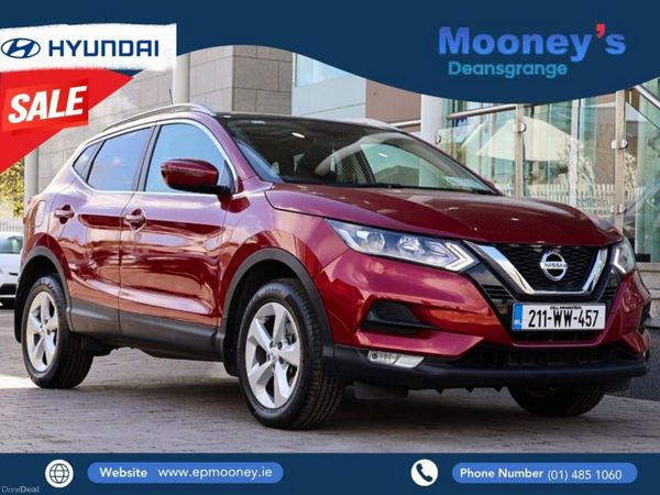 Nissan Qashqai MPV, Petrol, 2021, Red