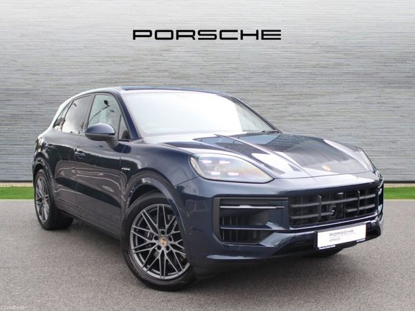 Porsche Cayenne SUV, Petrol Plug-in Hybrid, 2026, Blue