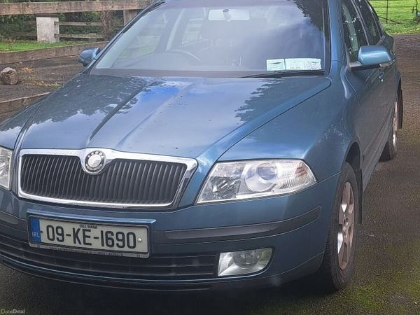 Skoda Octavia Hatchback, Petrol, 2009, Green