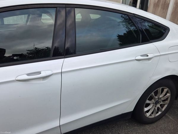 Ford Mondeo Hatchback, Diesel, 2019, White