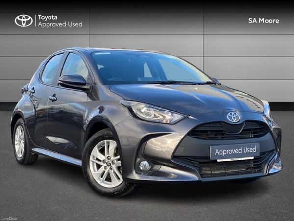 Toyota Yaris Hatchback, Petrol Hybrid, 2024, Grey