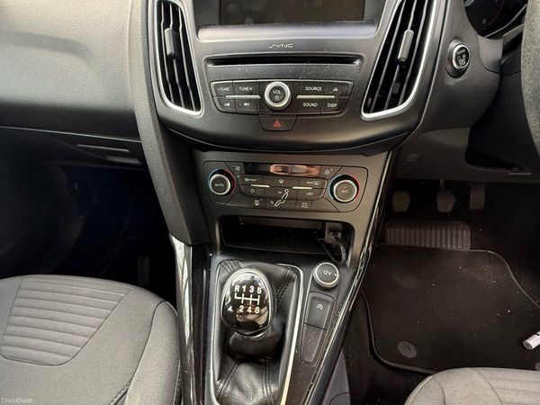 Ford Focus Hatchback, Diesel, 2016, Red