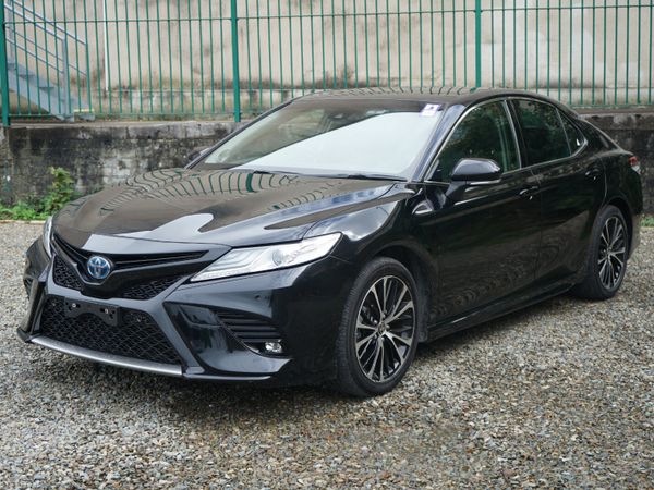 Toyota Camry Saloon, Petrol Hybrid, 2020, Black