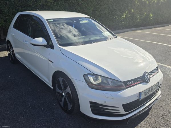 Volkswagen Golf Hatchback, Petrol, 2014, White