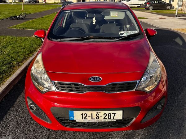 Kia Rio Hatchback, Diesel, 2012, Red