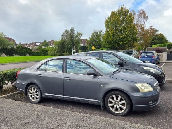 Toyota Avensis Saloon, Petrol, 2005, Silver