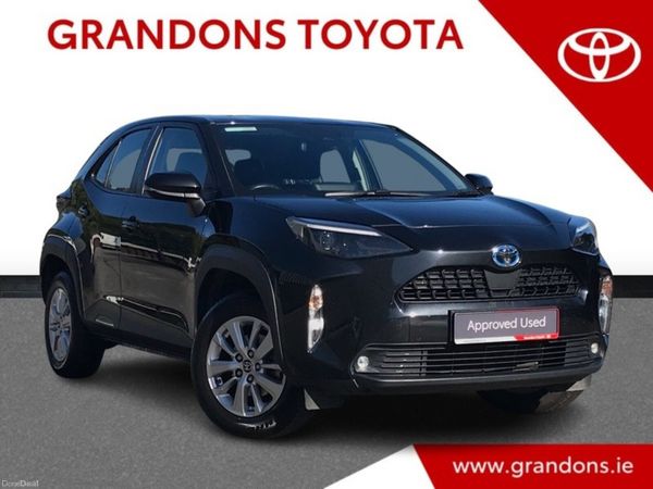 Toyota Yaris Cross Hatchback, Petrol Hybrid, 2023, Black