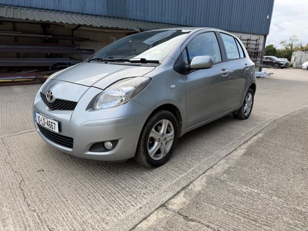 Toyota Yaris Hatchback, Petrol, 2010, Silver
