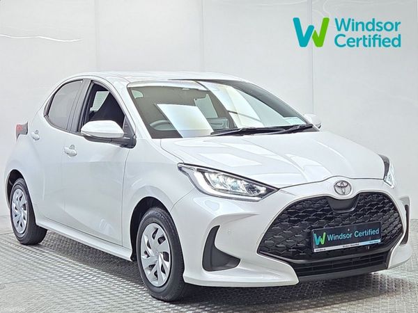 Toyota Yaris Hatchback, Petrol, 2024, White