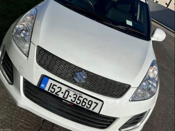 Suzuki Swift Hatchback, Petrol, 2015, White