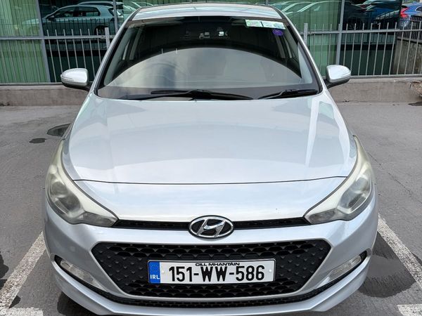 Hyundai i20 Hatchback, Petrol, 2015, Silver