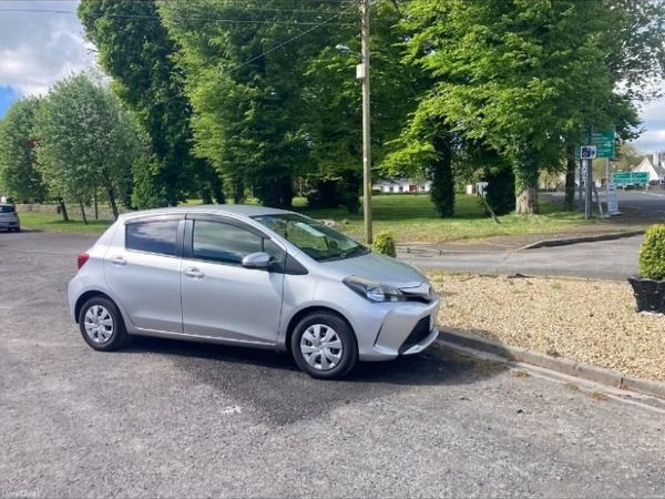 Toyota Vitz Hatchback, Petrol, 2016, Silver