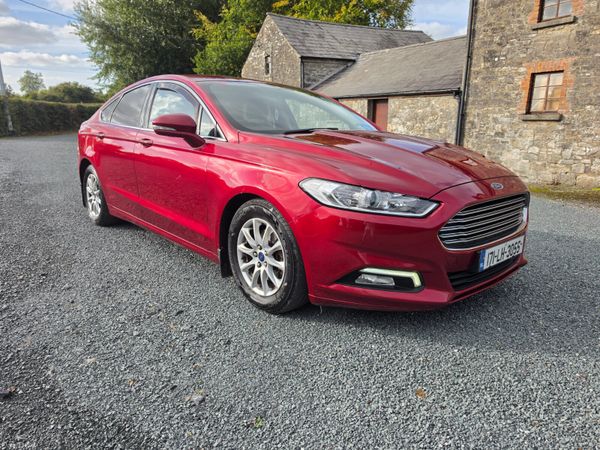 Ford Mondeo Hatchback, Diesel, 2017, Red