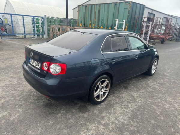 Volkswagen Jetta Saloon, Diesel, 2010, Blue