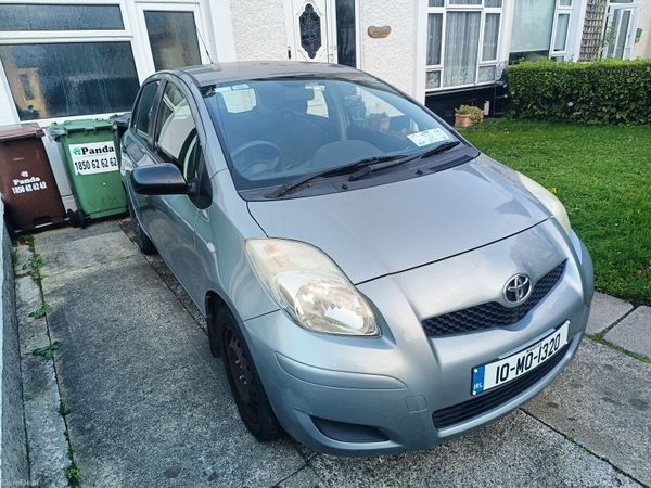 Toyota Yaris Hatchback, Petrol, 2010, Silver