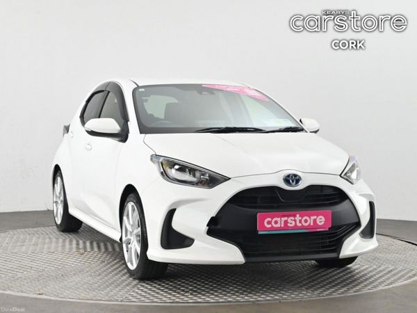 Toyota Yaris Hatchback, Petrol Hybrid, 2021, White
