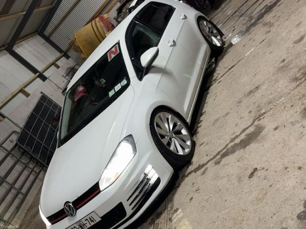 Volkswagen Golf Hatchback, Diesel, 2013, White