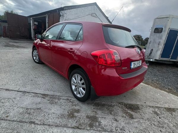 Toyota Auris Hatchback, Diesel, 2008, Red