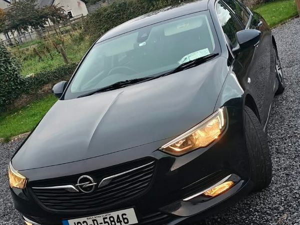 Opel Insignia Hatchback, Diesel, 2019, Black