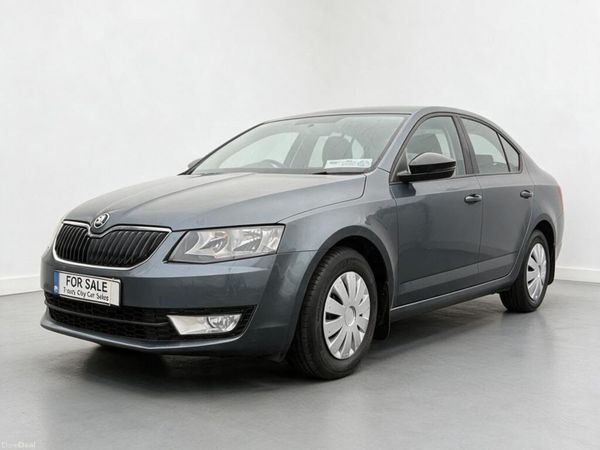 Skoda Octavia Saloon, Diesel, 2016, Grey