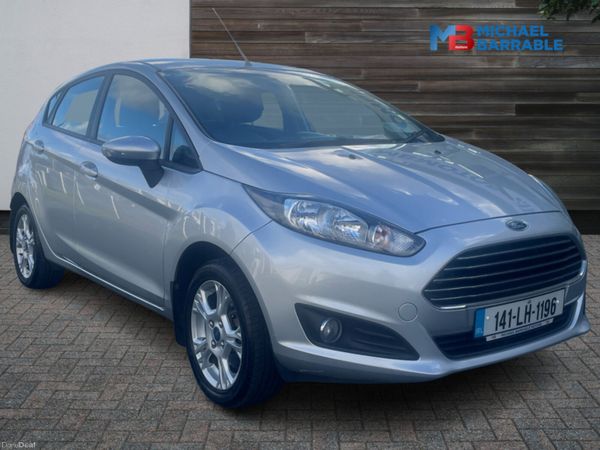 Ford Fiesta Hatchback, Petrol, 2014, Silver