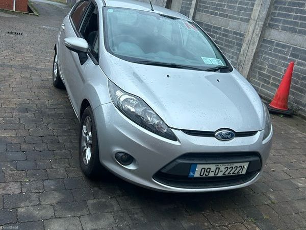 Ford Fiesta Hatchback, Petrol, 2009, Silver