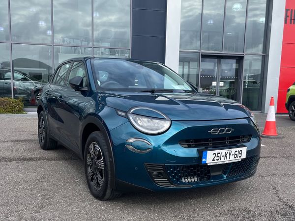 Fiat 600 Hatchback, Petrol, 2025, Blue