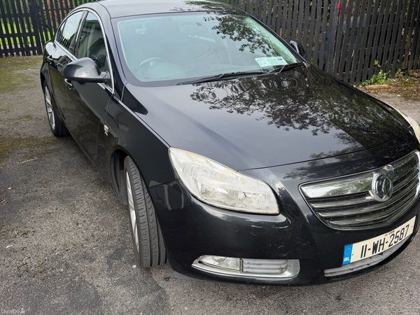 Vauxhall Insignia Hatchback, Diesel, 2011, Black
