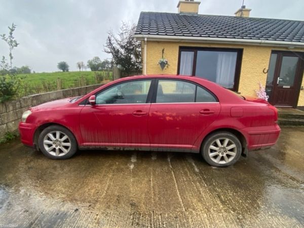 Toyota Avensis Saloon, Petrol, 2007, Red