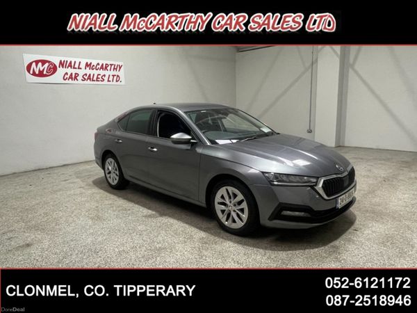 Skoda Octavia Hatchback, Petrol Hybrid, 2024, Grey