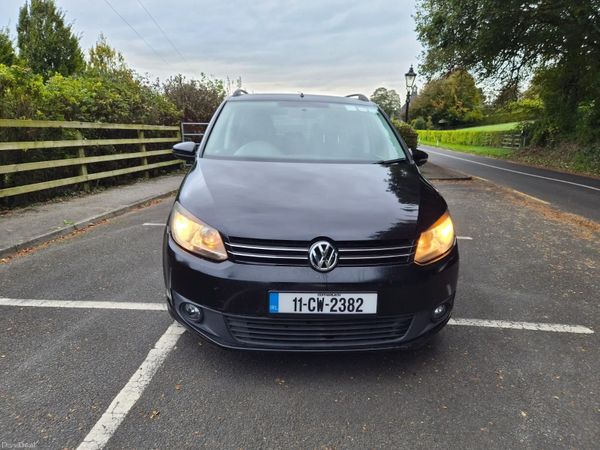 Volkswagen Touran MPV, Diesel, 2011, Black