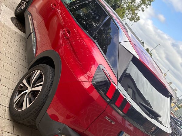 Peugeot 3008 MPV, Petrol, 2018, Red
