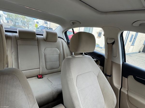 Volkswagen Passat Saloon, Diesel, 2013, Grey