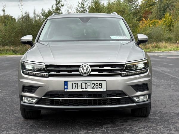 Volkswagen Tiguan MPV, Petrol, 2017, Gold