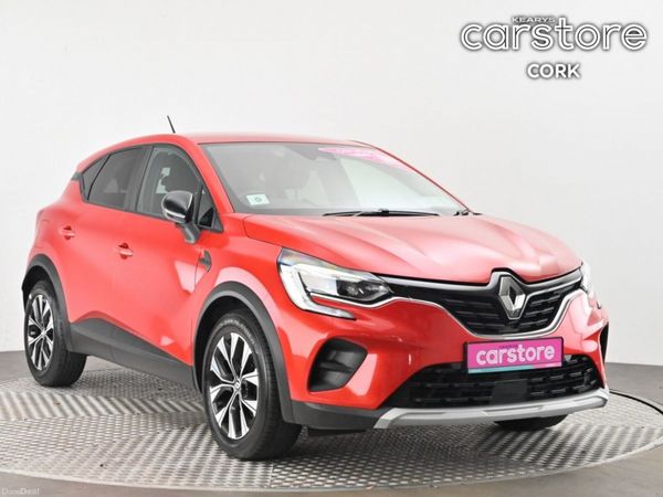 Renault Captur Hatchback, Petrol, 2024, Red