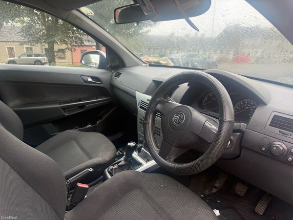 Vauxhall Astra Hatchback, Diesel, 2009, Silver