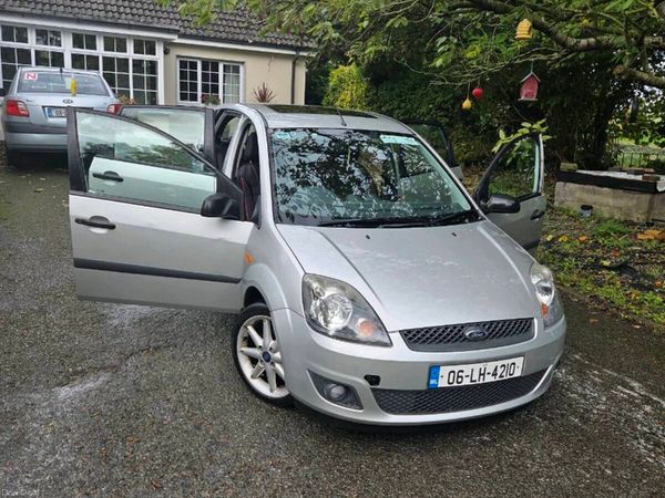 Ford Fiesta Hatchback, Petrol, 2006, Silver