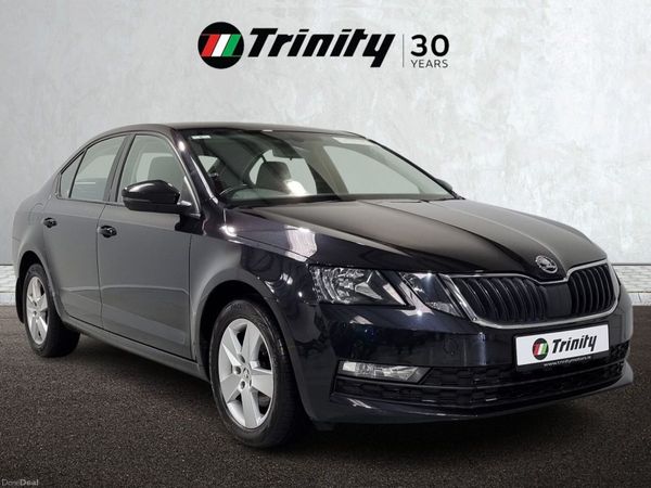 Skoda Octavia Hatchback, Petrol, 2018, Black
