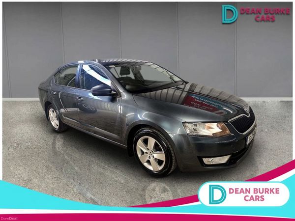 Skoda Octavia Saloon, Diesel, 2016, Grey