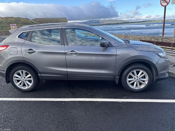 Nissan Qashqai SUV, Diesel, 2017, Grey