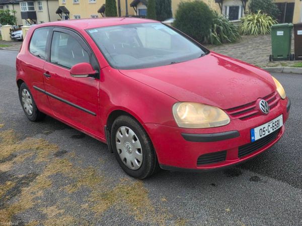 Volkswagen Golf Hatchback, Petrol, 2005, Red