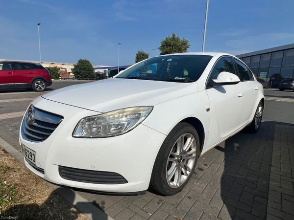 Vauxhall Insignia Hatchback, Diesel, 2010, White