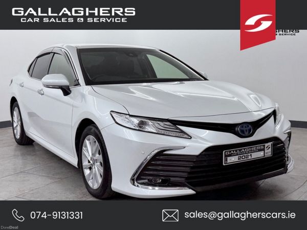 Toyota Camry Saloon, Petrol Hybrid, 2021, White