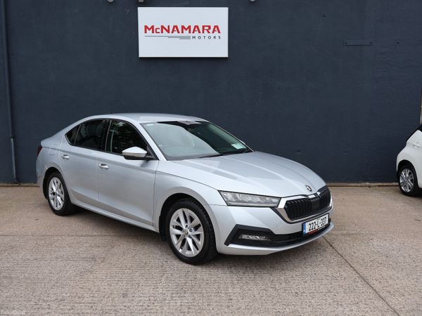 Skoda Octavia Saloon, Diesel, 2022, Grey