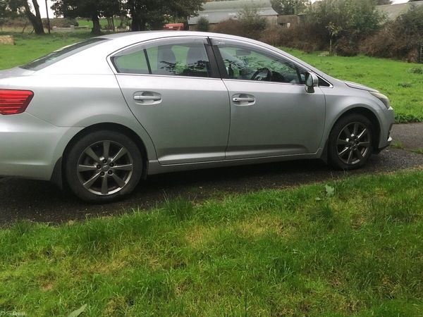 Toyota Avensis Saloon, Diesel, 2013, Silver