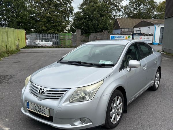 Toyota Avensis Saloon, Diesel, 2011, Silver